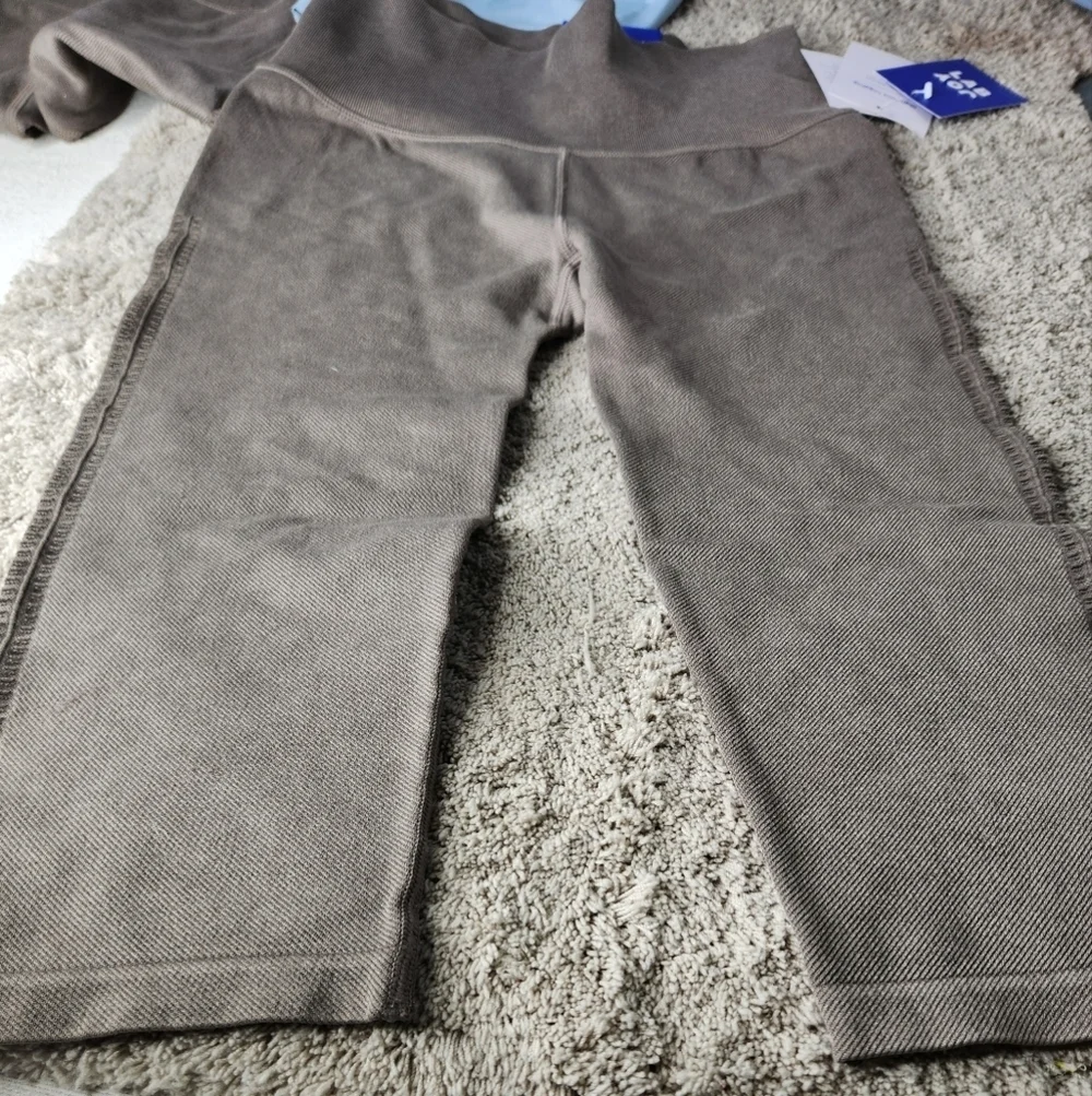 JoyLab Short Persuading Gray High Rise Leggings Size M